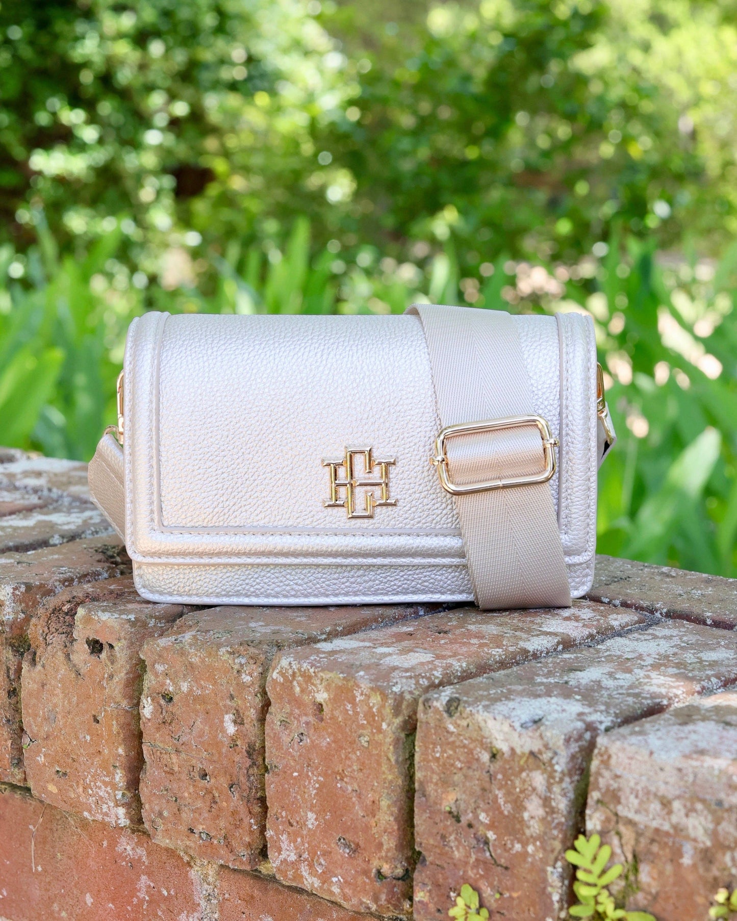 Maverick Crossbody with Pocket Pearl PB: Default