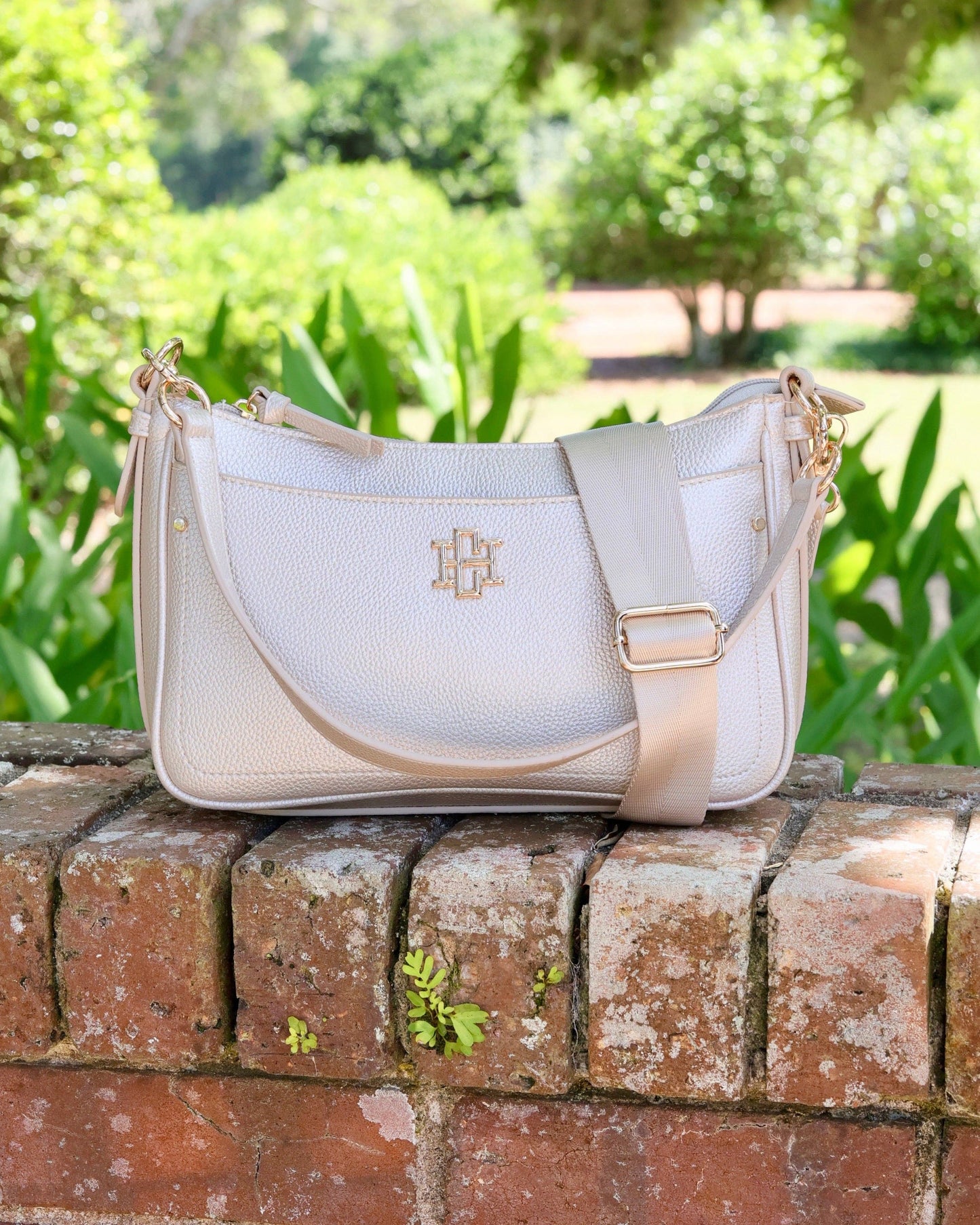 Paxton Crossbody with Pockets Pearl PB: Default