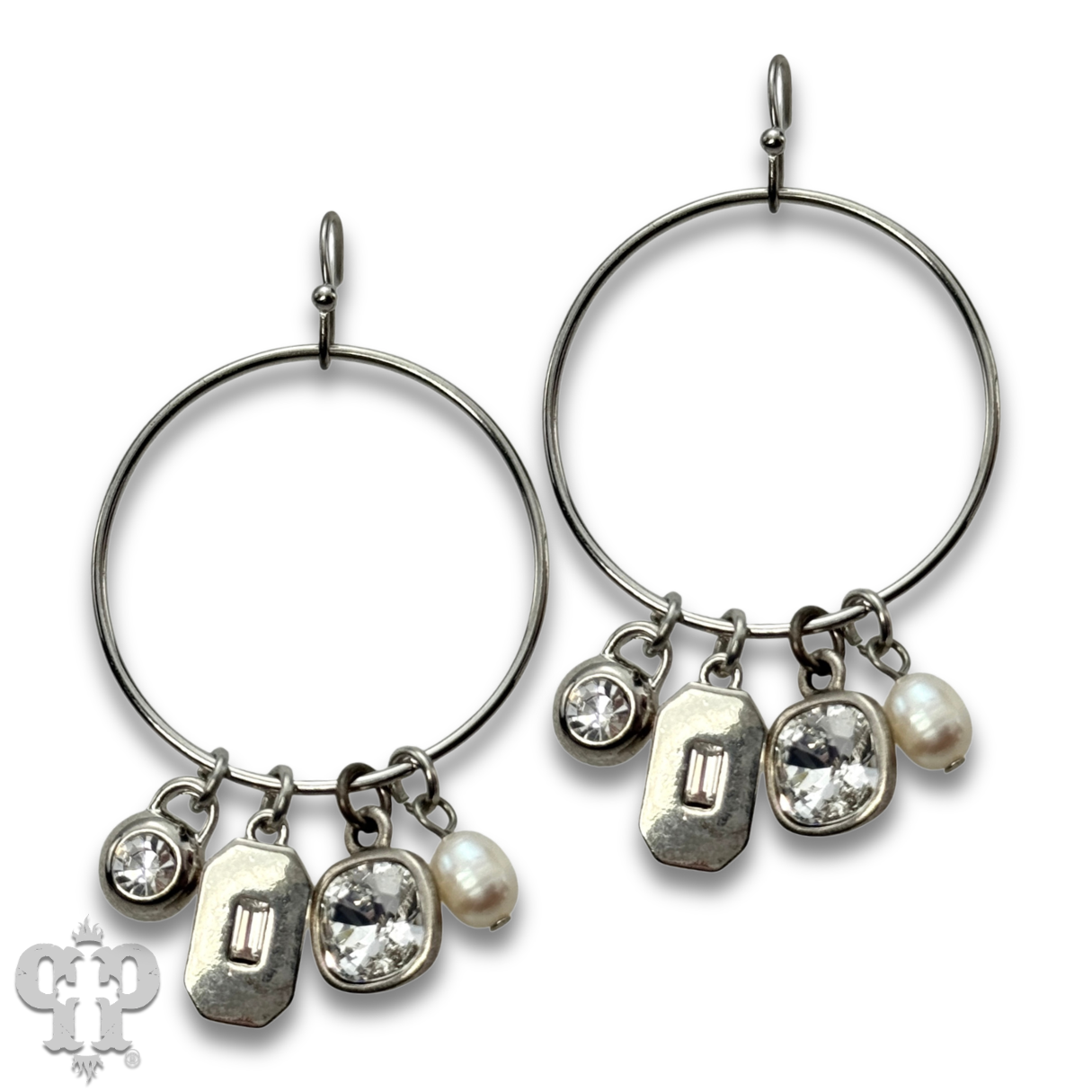 Circle charm earring, Austrian crystal: Gold