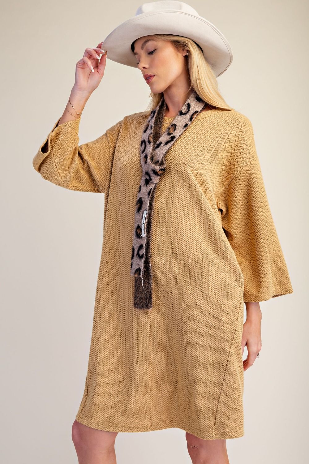 TEXTURED KNIT SHIFT DRESS